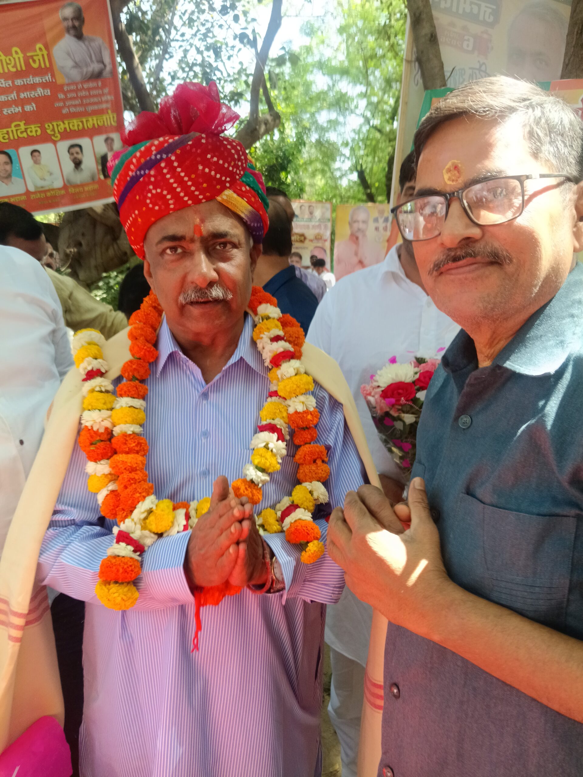भाजपा के पूर्व राष्टीय संगठन मंत्री संजय विनायक जोशी के साथ अरूण पाण्डेय